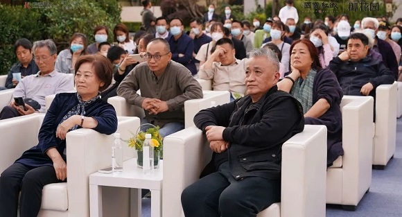 1652847436568064.jpg 2.jpg